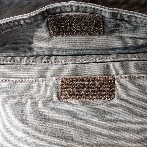 Carhartt Olive Relaxed Fit Cargo Shorts with Sturdy Design - Picture 6 of 10